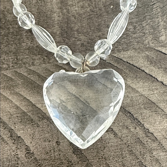 Elegant Crystal Heart Necklace - Picture 3 of 4